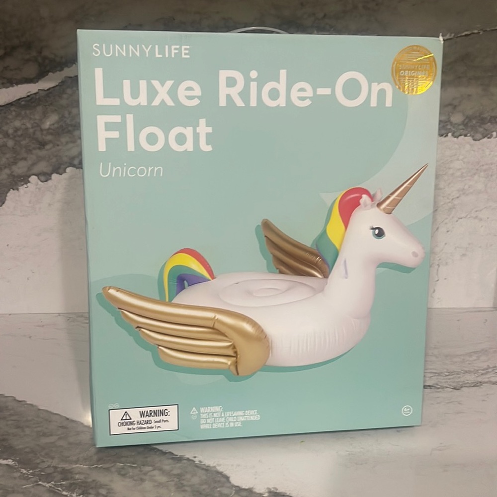 🌟NEW🌟Luxe Unicorn Ride-On Float 🦄